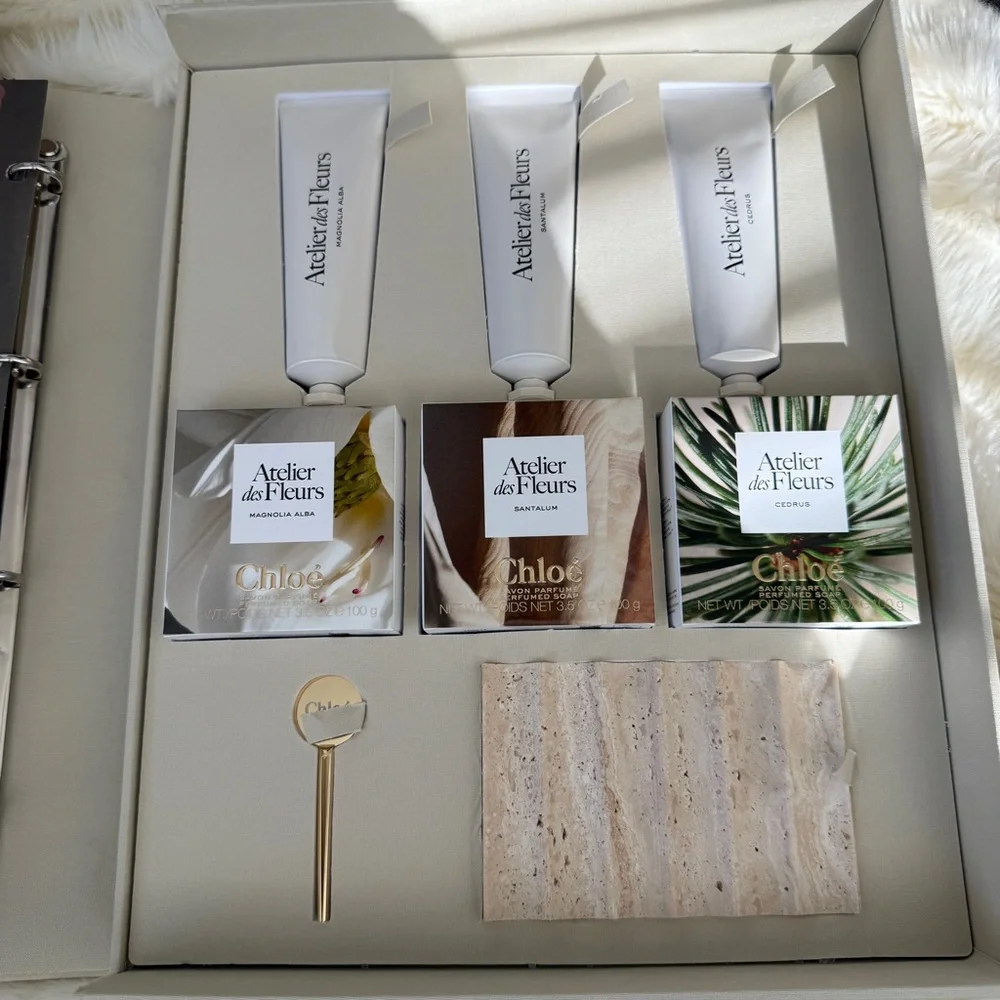 Chloé Atelier des Fleurs Book box set with 3 hand cream and extras brand new - Picture 5 of 16